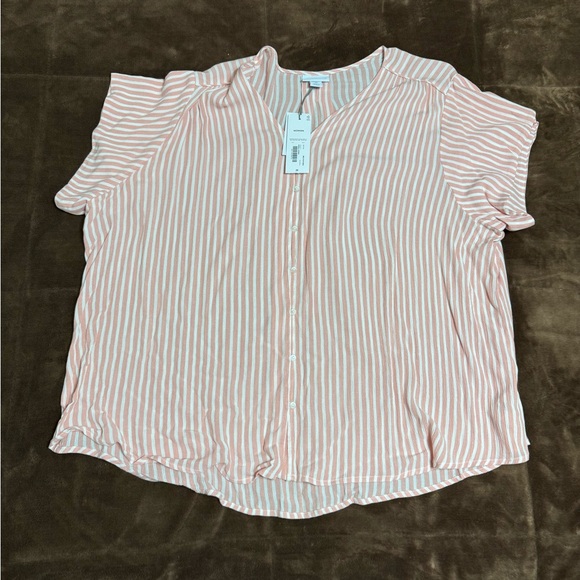 Liz Claiborne Tops - NWT woman’s size 2x Liz Claiborne Blouse
